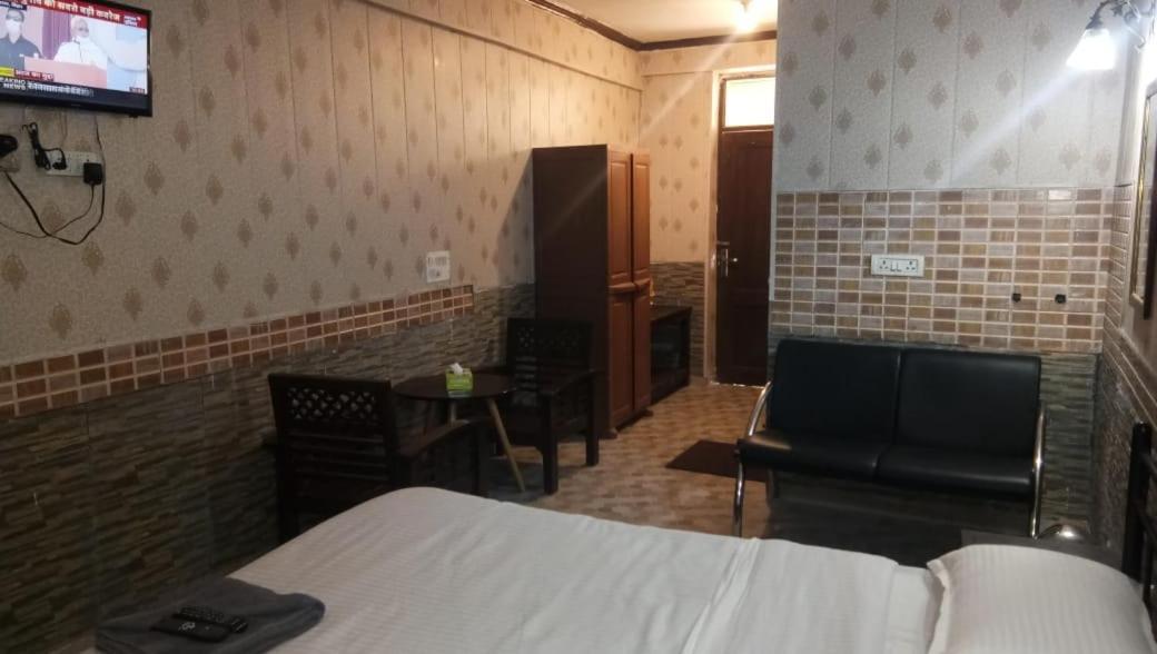 Hotel O Hya'S Homestay Dehradun Dış mekan fotoğraf